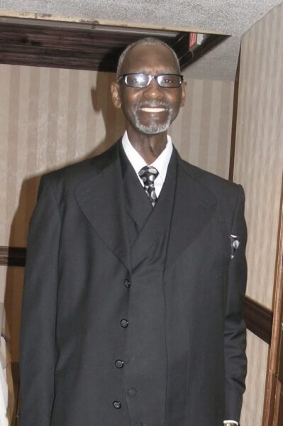 Pastor Larry Davis